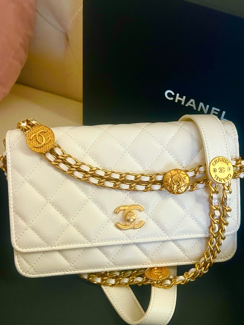 NEW🔥Chanel Caviar Twist Your Buttons WOC Crossbody white GHW